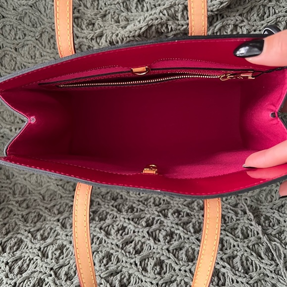 LV Preloved Vernis Tote Bag, Red/Framboise size Small. - Picture 6 of 9